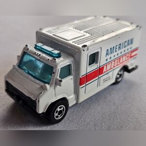 American Ambulance Service 1988 Vtg Hot Wheels Diecast Toy